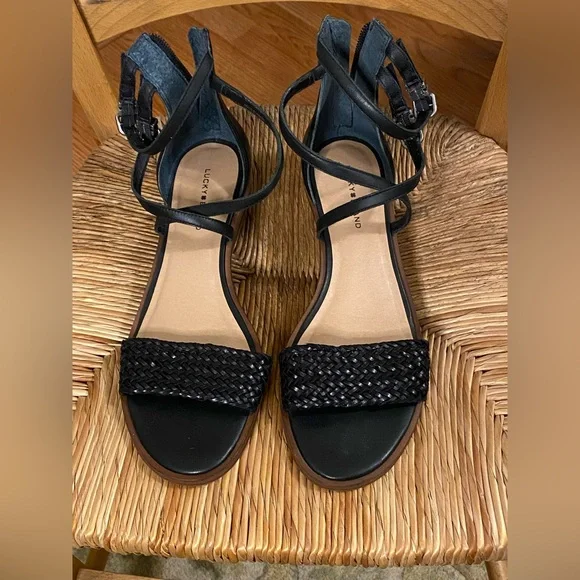 Lucky Brand Skippir faux leather woven strap sandals . Size 8 black EUC - Picture 6 of 9